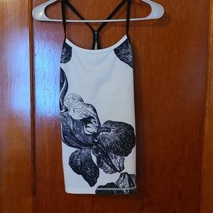 Lululemon tank size 6